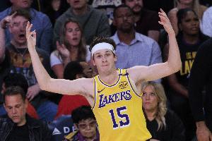 早早爆發(fā)？上季詹姆斯缺陣時(shí) 里夫斯場(chǎng)均27.9+8.3+6.6 還差點(diǎn)180