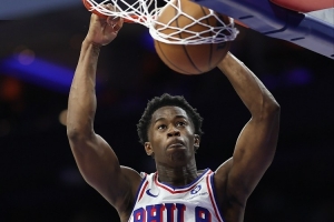 賈巴里-沃克：埃奇庫(kù)姆沉著冷靜這種特質(zhì)不一般 他學(xué)東西特別快