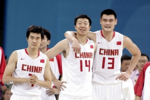 阿里納斯：這支火箭就像奧運(yùn)上的中國(guó)男籃 每個(gè)人都2米10以上