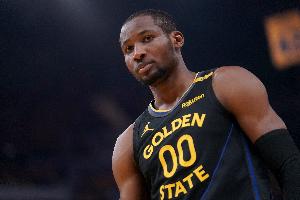 狀態(tài)全無！庫(kù)明加半場(chǎng)4中0未得分僅拿3板2助1帽 正負(fù)值-22最低