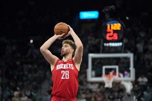 極限！奧科吉包夾中分球 申京底角三分壓哨命中