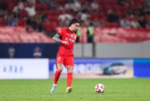 冠軍圣體??36歲老將張琳芃奪第11座中超冠軍！生涯20冠！