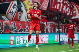 脫胎換骨！劉若釩加盟海港首賽季5球6助+奪冠，此前長達(dá)2年進(jìn)球荒