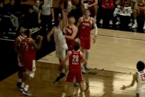 黃雀在后！弗里曼托籃下想攻 楊瀚森大手伸出直接扇飛收走皮球