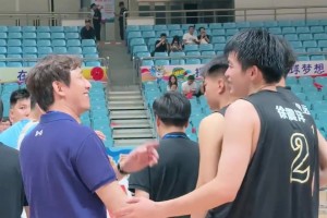 李月汝這英文這么流利，應該是楊瀚森學習的目標吧？