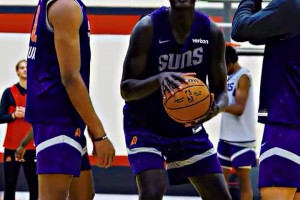 和楊瀚森一個經紀人！馬盧阿奇在太陽隊內訓練笑得很開心