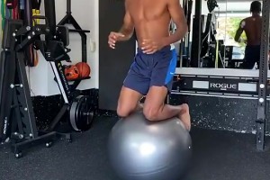 SGA平時(shí)這訓(xùn)練是真的牛X！怪不得他身體協(xié)調(diào)性這么好！